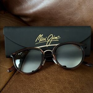 Maui Jim Sunny Days Tortoise Shell Frame Sunglasses with Gray Gradient Lenses